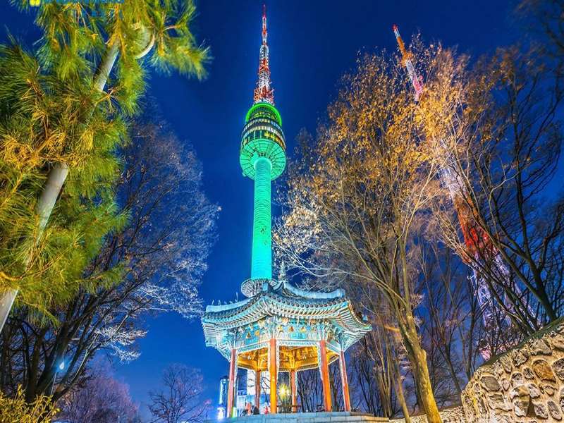 Tháp Namsan là biểu tượng của Seoul, Hàn Quốc