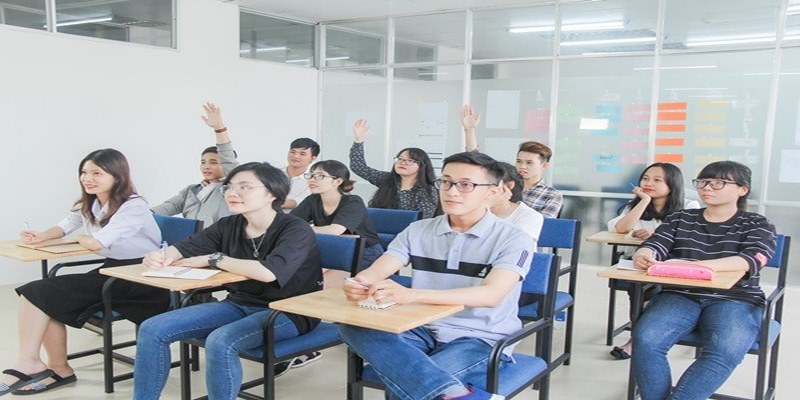 Đi học đầy đủ, chuyên cần và tinh thần ham học hỏi cao