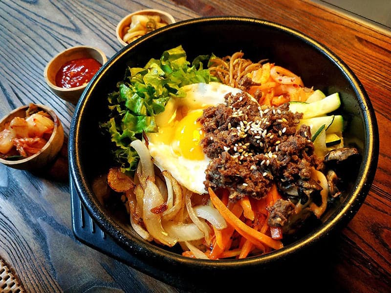 Cơm trộn Bibimbap màu sắc hấp dẫn, hương vị thơm ngon