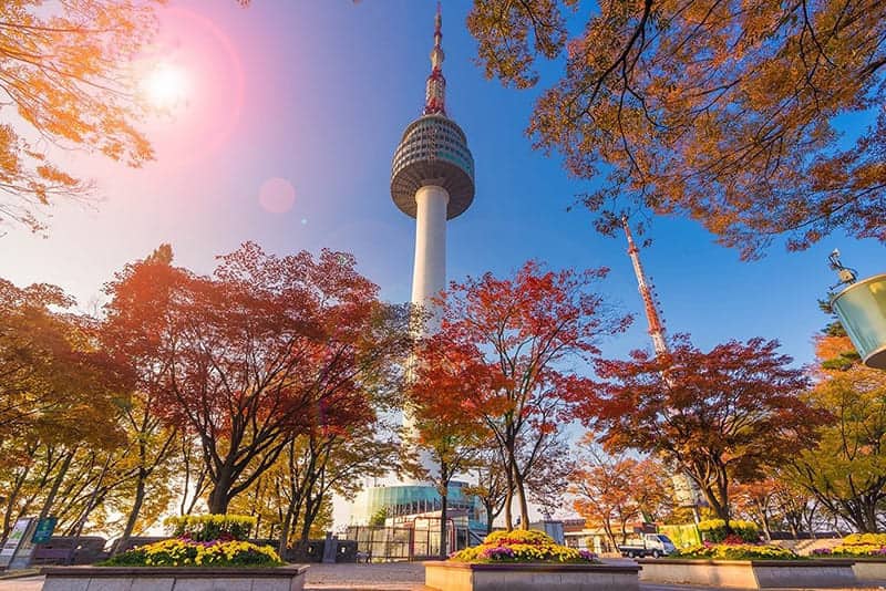 Tháp Namsan Seoul là biểu tượng của thủ đô Seoul, địa điểm du lịch nổi tiếng